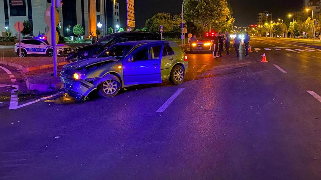 Kazaya sebebiyet veren alkollü sürücü kazazedelere "Nasılsınız?" deyip kaçtı! 1