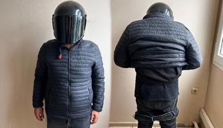Adana sıcağında montla trafiğe çıkınca polise yakalandı!