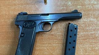 Adana'da kovalamaca sonucu durdurulan motosiklette ruhsatsız tabanca ele geçirildi