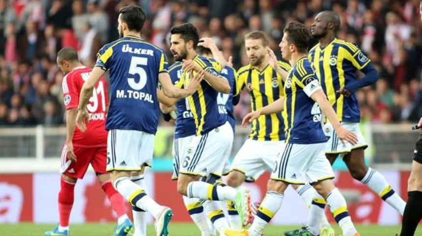 Fenerbah&ccedil;e s&ouml;ke s&ouml;ke aldı
