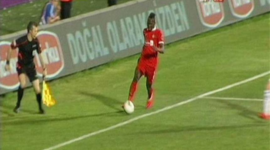 Tolga &Ouml;zkalfa'nın kararlarına Beşiktaşlılar isyan etti