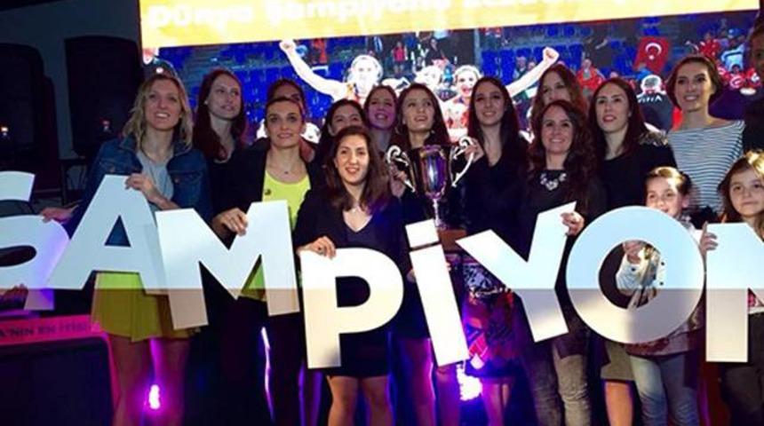 Eczacıbaşı VitrA'da kupa coşkusu