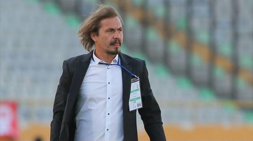 Ayhan Akman şampiyonluk favorisini a&ccedil;ıkladı