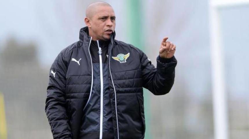 Roberto Carlos, Fenerbah&ccedil;e'yi a&ccedil;ıkladı