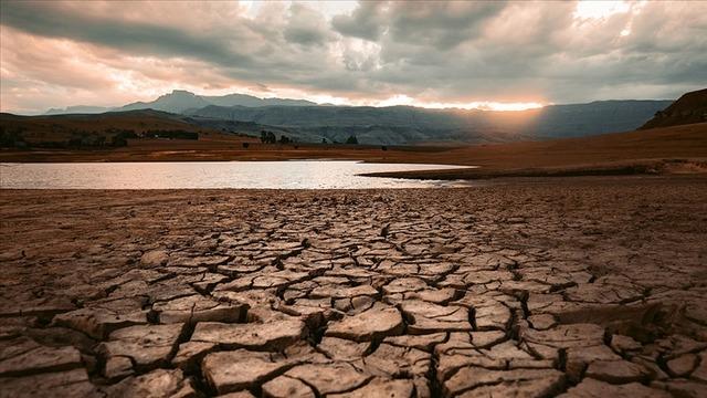 Nice kuraklıkla boğuşurken, sahillerde su kısıtlamaları gündemde