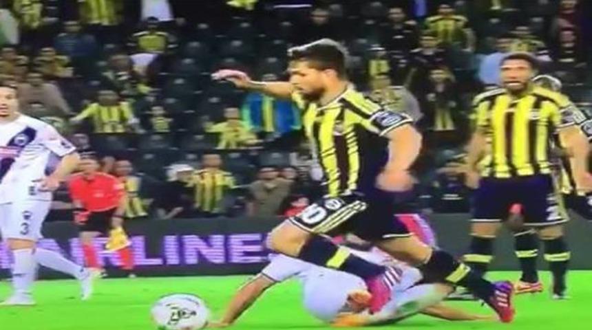 İşte Fenerbah&ccedil;e'nin penaltı beklediği pozisyon