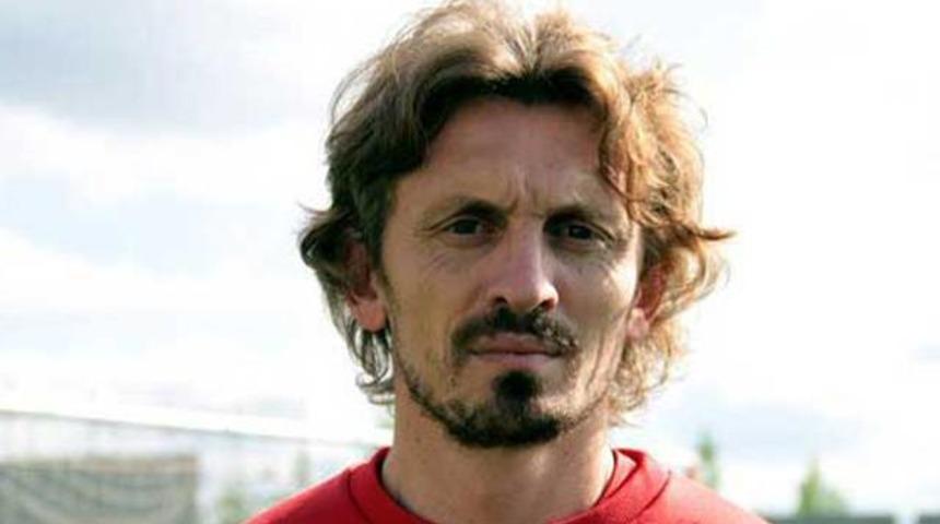 Orhan Ak: Bizi denize atacaklardı