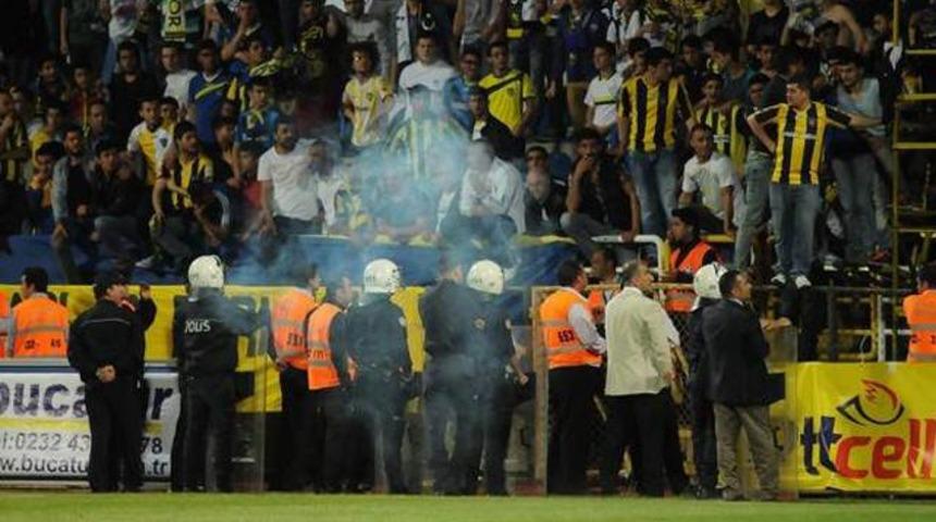 43 taraftara seyirden men!