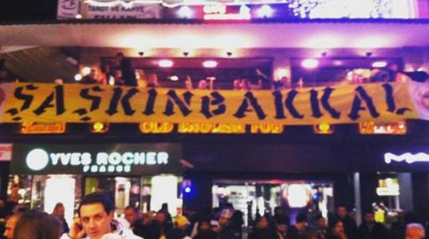 Fenerbah&ccedil;eli taraftarlar Madrid'e akın etti