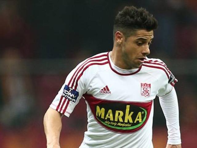 Cicinho: 'Beşiktaş'tan teklif aldım'