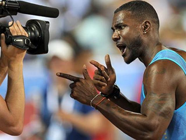 Gatlin rekorla başladı
