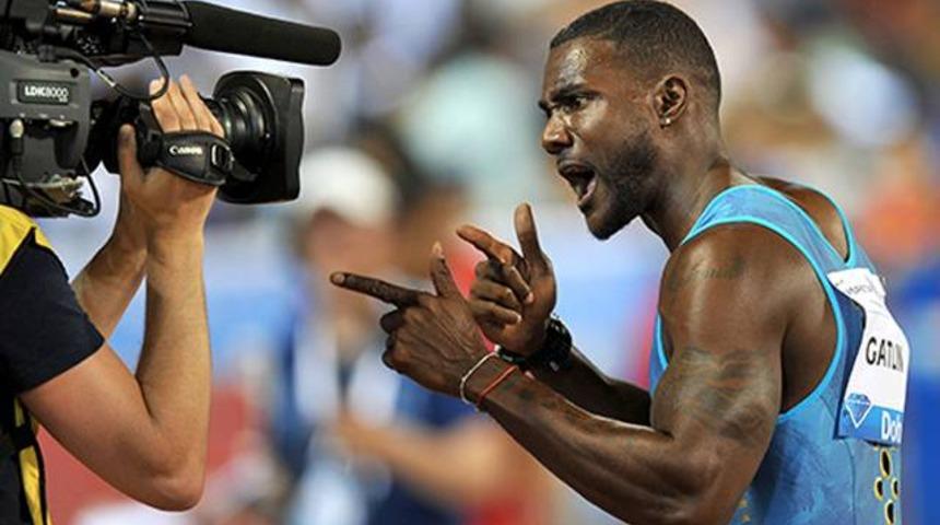 Gatlin rekorla başladı