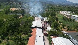Bursa'da mobilya imalathanesinden alevler yükseldi! Yangın hasara neden oldu