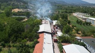 Bursa'da mobilya imalathanesinden alevler yükseldi! Yangın hasara neden oldu