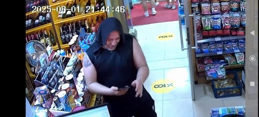 Sakarya daki acı olay saniye saniye kamerada! Markette sohbet ediyordu, bir anda yere yığıldı... 2