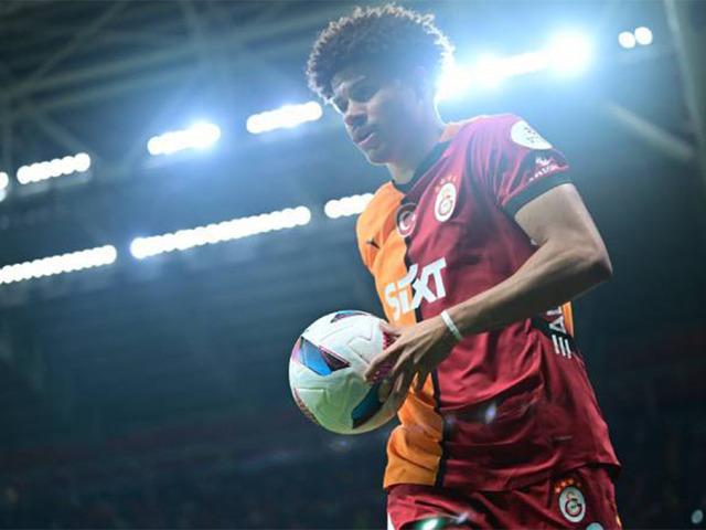 Galatasaray'ın yıldız oyuncusu Gabriel Sara'ya İngiliz devi Manchester United'dan teklif yolda! Cimbom 40 milyon euro talep etti...