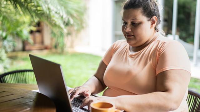 600 milyondan fazla kişi mücadele ediyor: Kadınlarda, obezite ve uzun süre oturmak meme kanseri riskini artırıyor! 