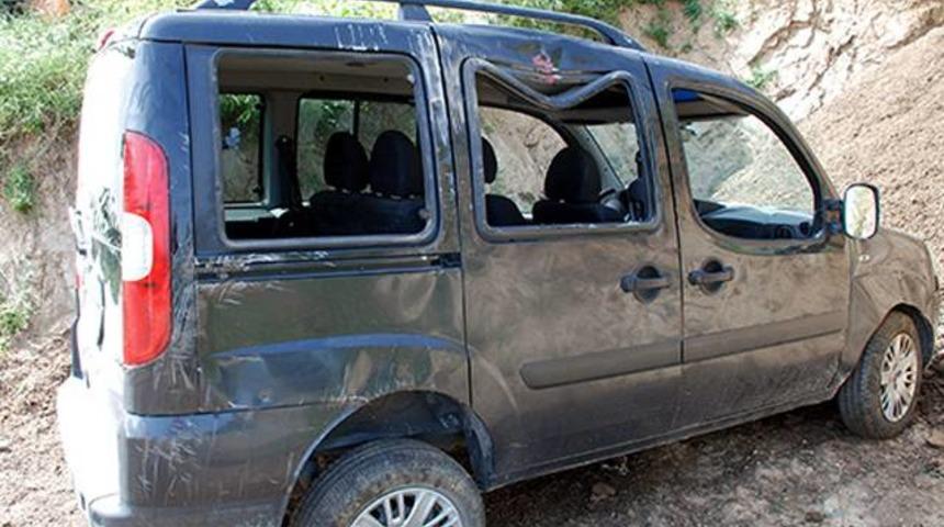 Seyircilere araba &ccedil;arptı