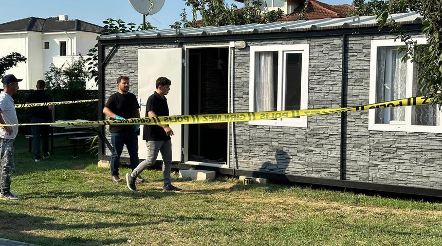 Yer: Sakarya! Prefabrik evde başından silahla vurulmuş halde bulundu