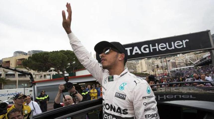 Lewis Hamilton 5. kez "pole" pozisyonunda