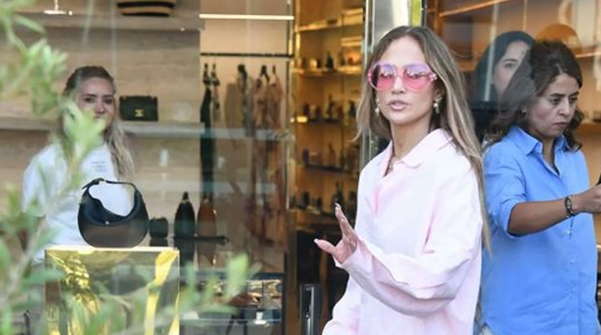 Sosyal medya bunu konuşuyor: Jennifer Lopez İstanbul'da girmek istediği mağazaya alınmadı! Şoke eden olay