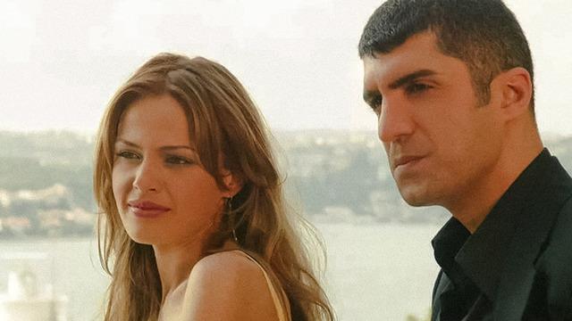 Haziran Gecesi'nin Havin'iydi! Naz Elmas davette ortaya çıktı|Arkasını dönüp...