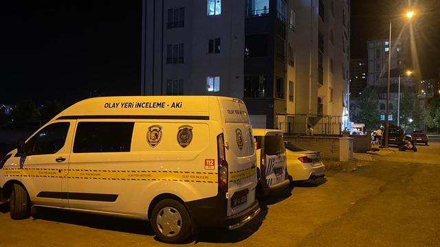 Yer: Kayseri! Dolaptaki eşyasının yerini değiştirdiği için kardeşini bıçakladı