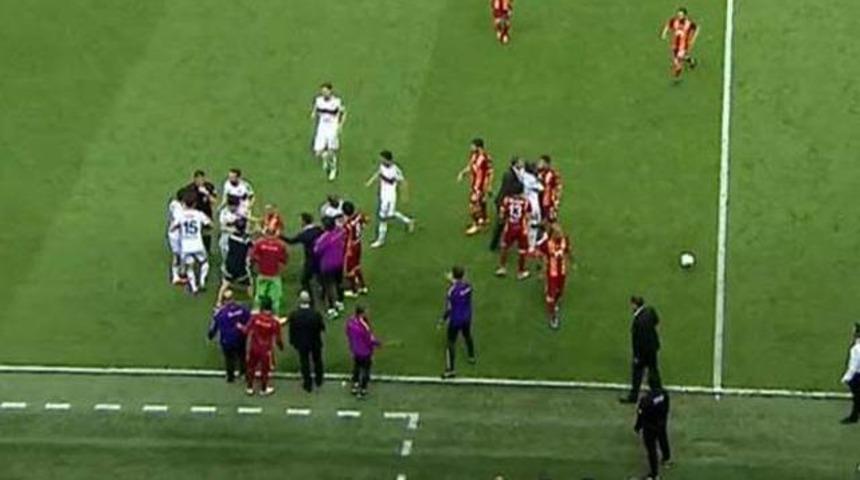  TT Arena'da sinirler gerildi