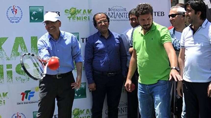 Gaziantep'te sokak tenisi