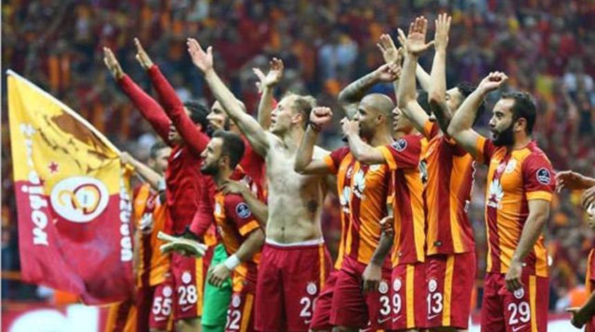 Paylaşım rekorları kıran Galatasaray&rsquo;ın şampiyonluk capsleri