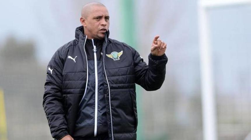 Roberto Carlos kafa karıştırdı