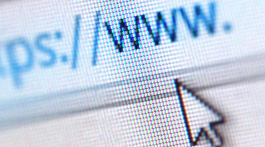 Fare imleci neden çaprazdır? Sebebi nedir?