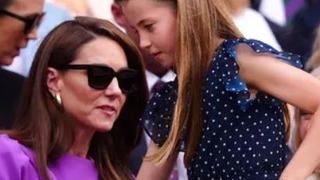 Prenses Charlotte'un dokunduğu altın oluyor! Elbisesi yok sattı