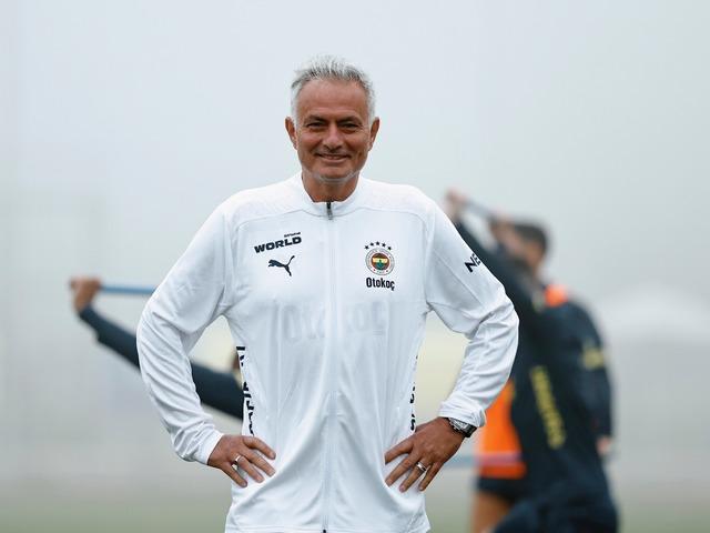 Şampiyonlar Ligi 3. ön eleme turunda Feyenoord ile karşılaşacak Fenerbahçe'ye maç öncesi müjde!