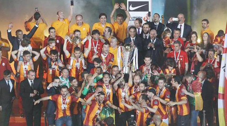 Galatasaray şampiyonluk kupasına kavuştu