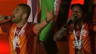 Burak ve Sneijder'den Fener ağlama
