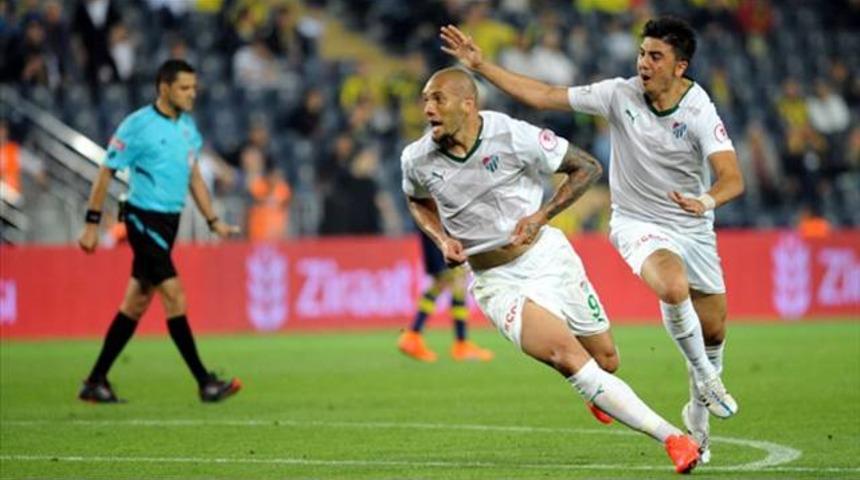 Fenerbah&ccedil;e, Fernandao'yu bekliyor