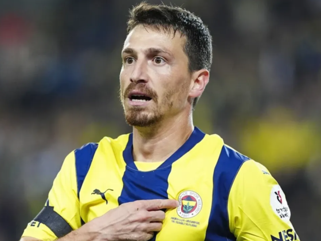 Jose Mourinho'dan yeni sezon öncesi Mert Hakan Yandaş kararı! Kimse beklemiyordu...