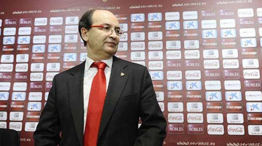 'Fenerbah&ccedil;e kafa karıştırmaktan vazge&ccedil;sin!'