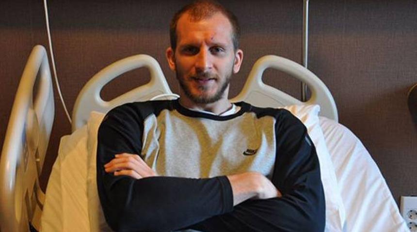 Sinan G&uuml;ler, ayak bileğinden ameliyat oldu