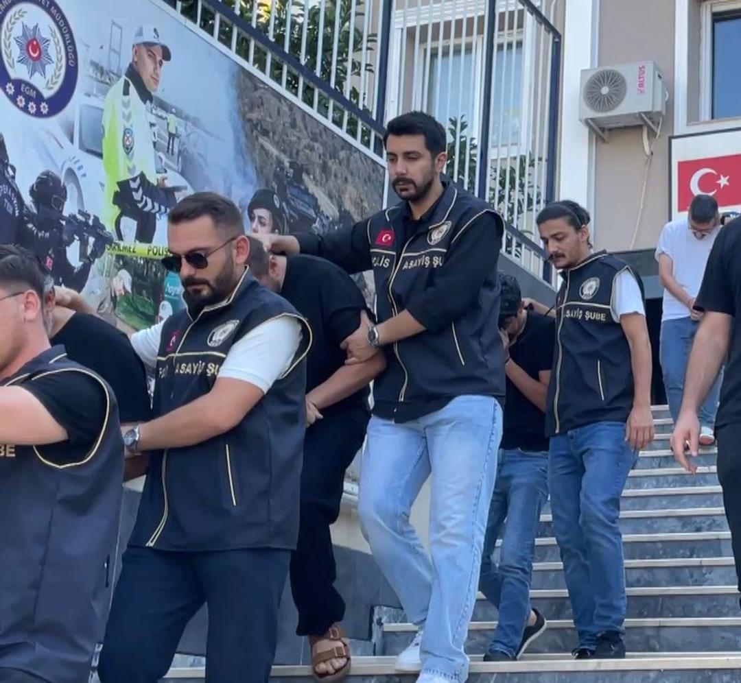 Ele geçirilen araçlar böyle sergilendi! İstanbul da milyonlarca liralık  otomobil  vurgunu: İstanbul Emniyet Müdürlüğü düğmeye bastı  11