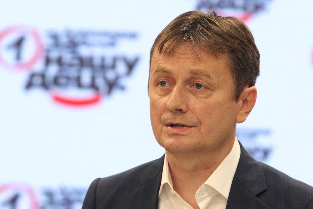 Sırp Bakan Darko Glisic canlı yayınında beyin kanaması geçirdi! 2