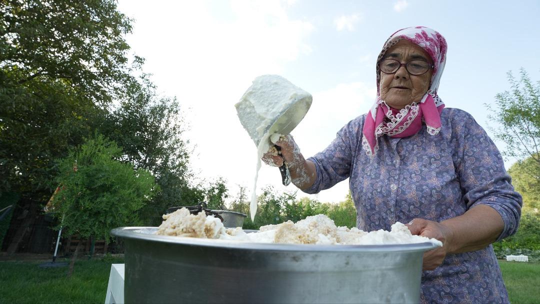 Kim Milyoner Olmak İster de fırtınalar estirdi! 74 yaşında fenomen oldu! Takipçi sayısı her geçen gün artıyor 3