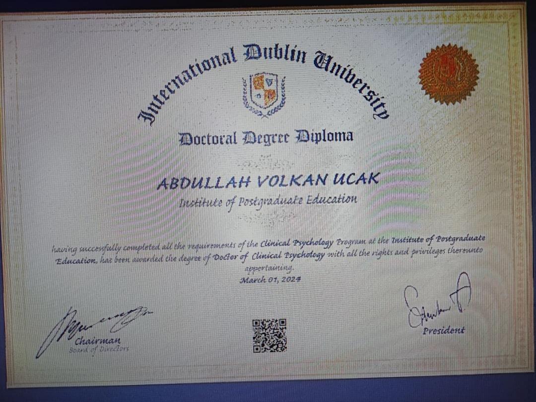 Seans görüntüleri gündem oldu!  Sahte psikolog  iddialarından sonra sessizliğini bozdu: "Evet geçmişte halıcılık yaptım, engel değil ki" 2