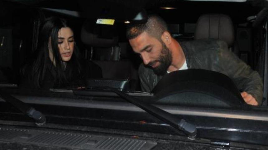 Aslıhan Doğan - Arda Turan aşkı sosyal medyaya bomba gibi düştü 