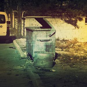 Çöp konteynerinin yanında yeni doğmuş bebek bulundu! Annesi, babası ve babasının eşi gözaltına alındı