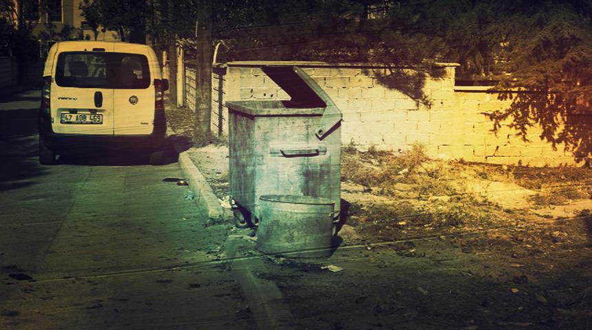 Çöp konteynerinin yanında yeni doğmuş bebek bulundu! Annesi, babası ve babasının eşi gözaltına alındı