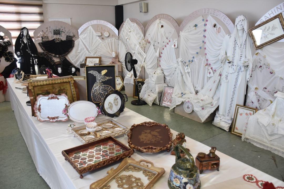 Gaziantepli kadınların el emeği sergisi göz kamaştırdı 6