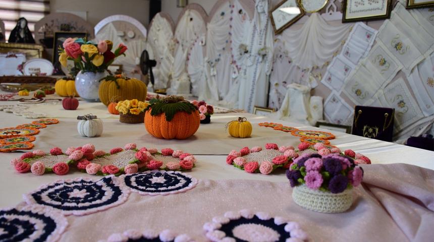 Gaziantepli kadınların el emeği sergisi göz kamaştırdı