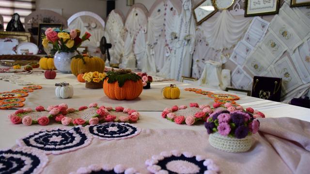 Gaziantepli kadınların el emeği sergisi göz kamaştırdı